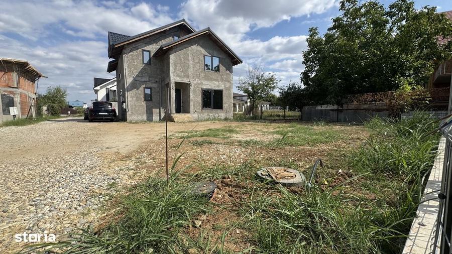 Casă cu 4 camere cu Teren 400 Mp în Exterior Vest