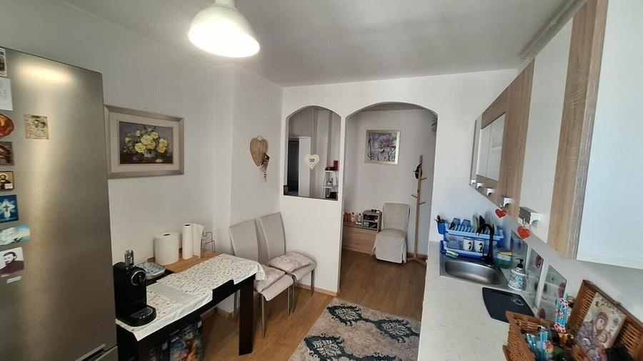 Piata Muncii  - Iancului apartament 1989, decomandat- 3 camere - 17