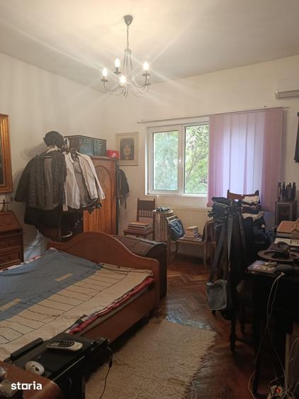 Apartament cu 3 camere, mobilat în Gara de Nord