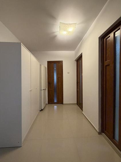 Apartament cu 2 camere decomandat în Uiești