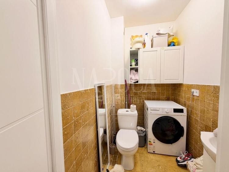 Apartament cu 3 camere semidecomandat în Florești