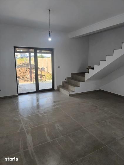 Casă cu 3 camere cu Teren 360 Mp în Sânandrei