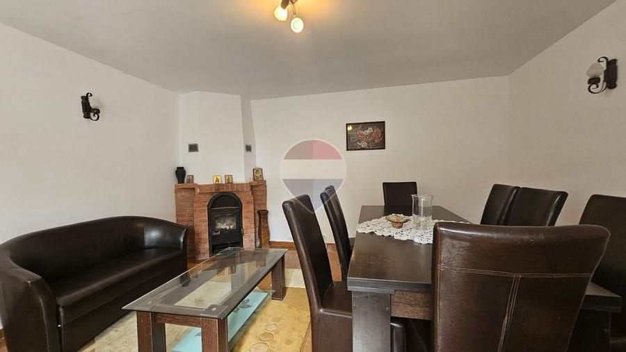 Casă individuală cu 4 camere cu Teren 4840 Mp în Sohodol