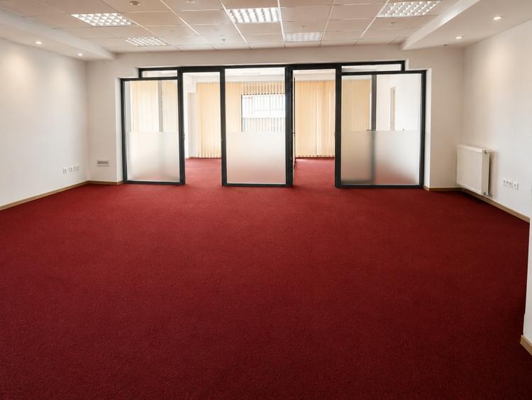 Birou, de 177 mp, în Central