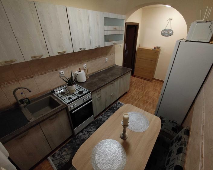 Apartament cu 2 camere semidecomandat în Vasile Aaron