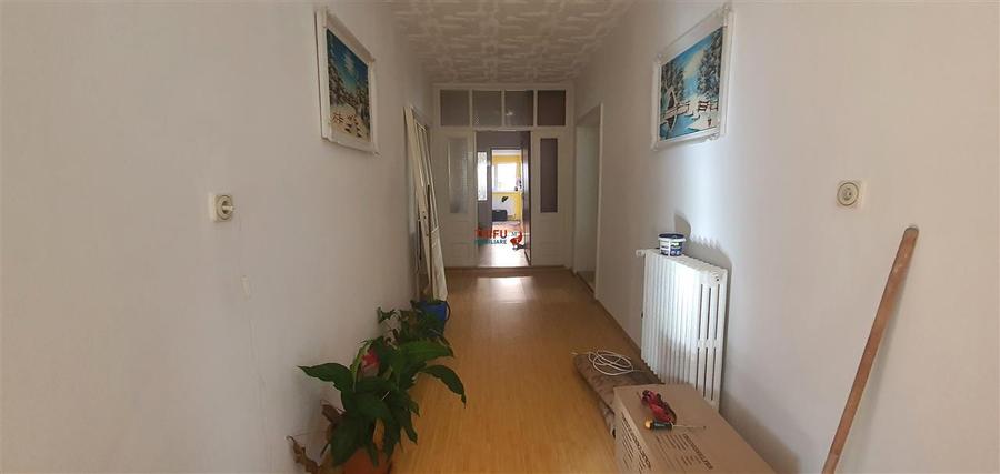 Casă individuală cu 8 camere cu Canalizare în Ampoi 1