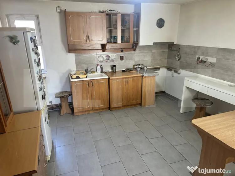Casă cu 3 camere cu Teren 3298 Mp în Central