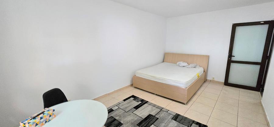 Apartament cu 3 camere decomandat în Galata