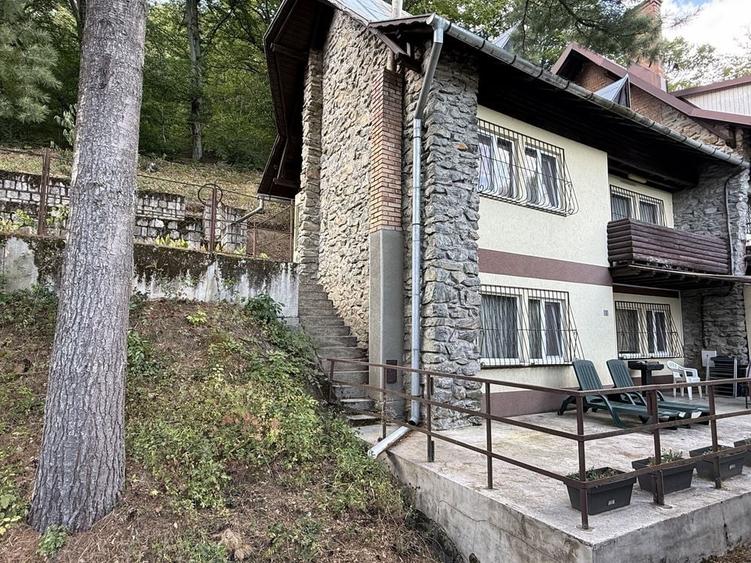 Casă cu 4 camere în Tarnița