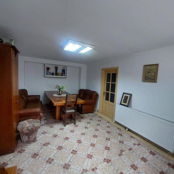 Spațiu comercial, de 800 mp, în Est