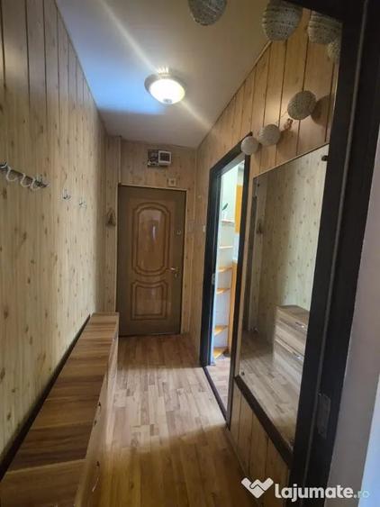 Apartament cu 2 camere decomandat în Astra