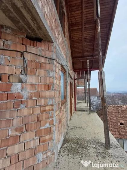 Casă cu 1 camere cu Teren 1800 Mp în Câmpia Turzii