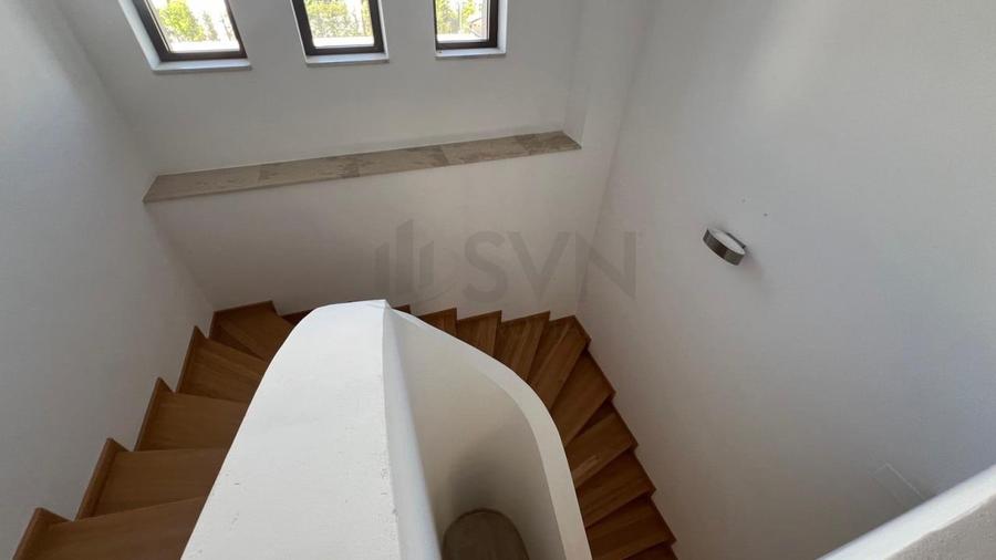 Casă individuală cu 6 camere cu Canalizare în Iancu Nicolae