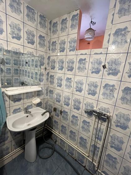 Apartament cu 2 camere semidecomandat, mobilat în 9 Mai