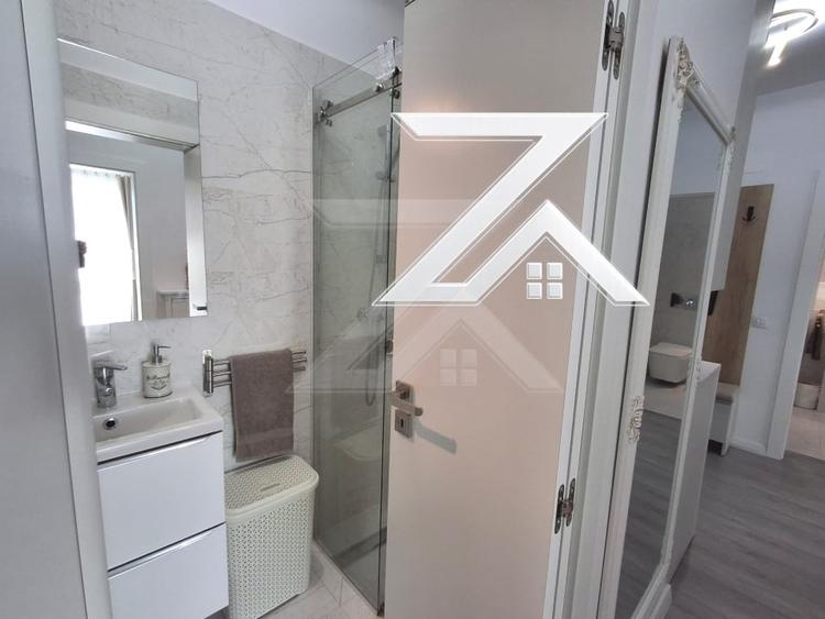 Apartament cu 3 camere decomandat, mobilat în Calea București