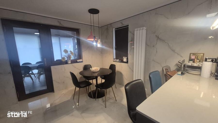 Casă cu 4 camere în Bistrița