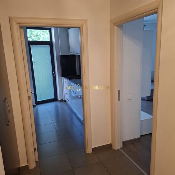 Apartament cu 2 camere decomandat, mobilat în Titan
