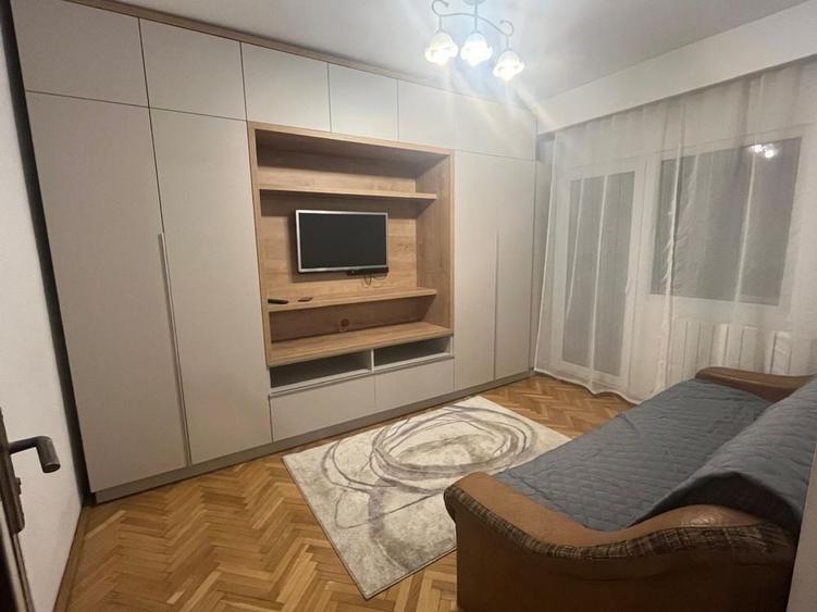 Apartament cu 3 camere decomandat în Mărăști