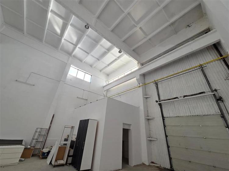 Spațiu industrial, de 468 mp, în Central