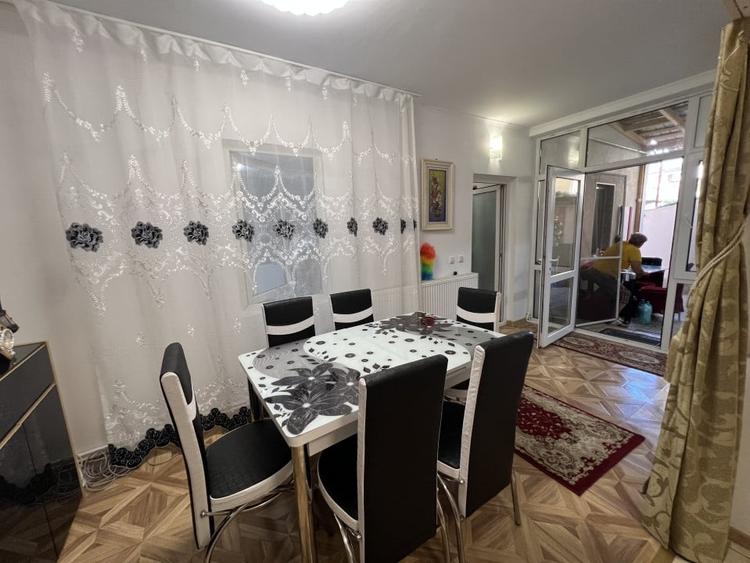 Casă individuală cu 3 camere cu Canalizare în Sud