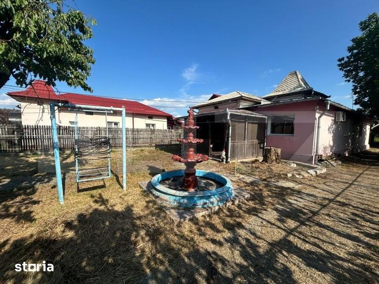 Casa cu teren 2.453 mp si toate utilitatile acces direct la DN7 - 5