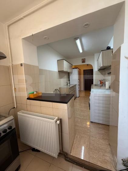 Apartament cu 2 camere semidecomandat, mobilat în Micro 6