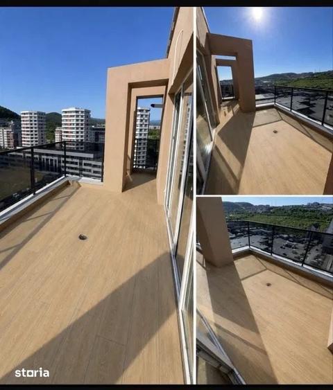 Apartament cu 3 camere semidecomandat în Florești