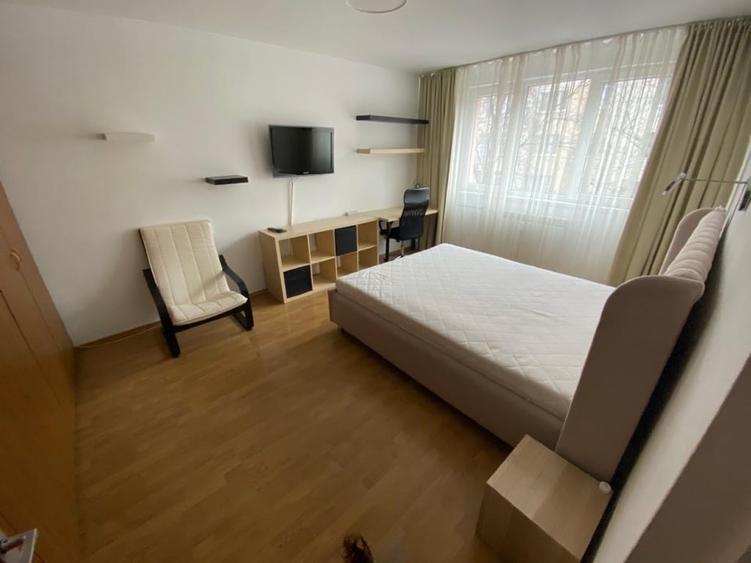 Apartament cu 2 camere decomandat în Drumul Taberei