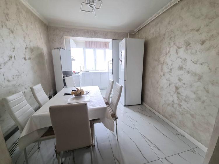 Apartament cu 3 camere decomandat în Dristor