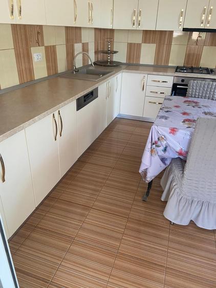 Casă individuală cu 5 camere cu Teren 100 Mp în Valea Adâncă