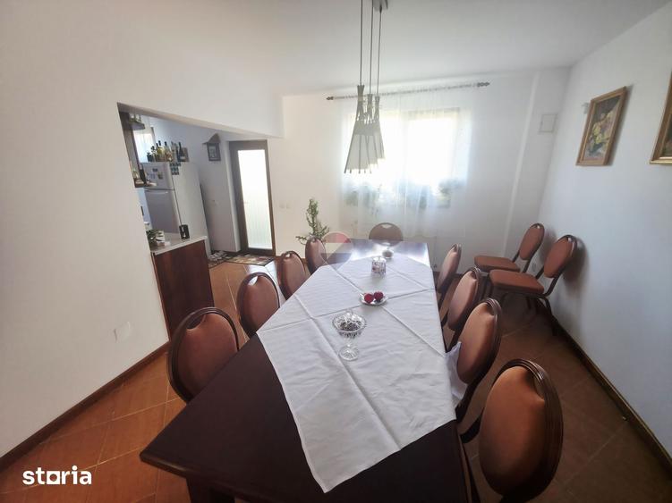 Casă cu 5 camere cu Teren 1779 Mp în Dumbrava