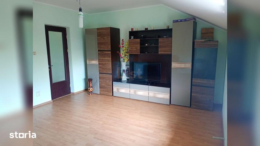Casă cu 6 camere cu Teren 1000 Mp în Vădeni