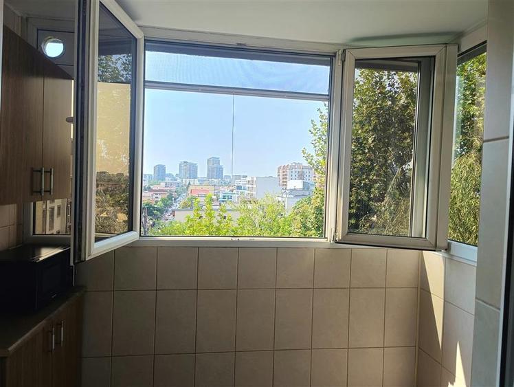 Apartament cu 3 camere decomandat în Dristor