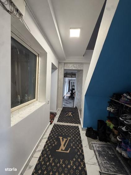 Casă cu 4 camere cu Teren 100 Mp în Central