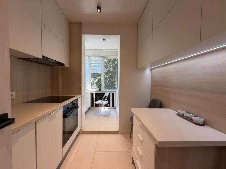 Apartament cu 3 camere decomandat în 1 Decembrie 1918