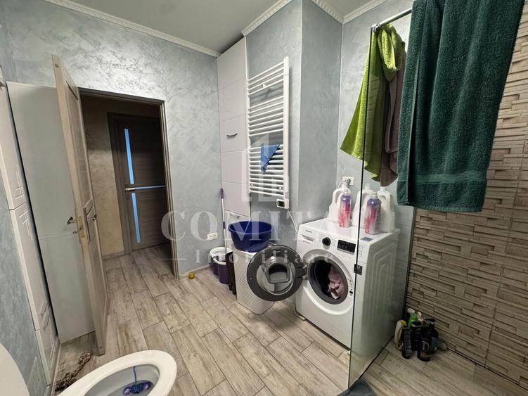 Apartament cu 4 camere semidecomandat, mobilat în Florești