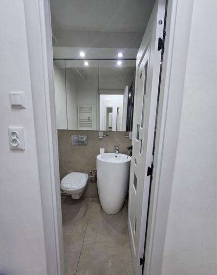 Apartament cu 3 camere în Palazu Mare