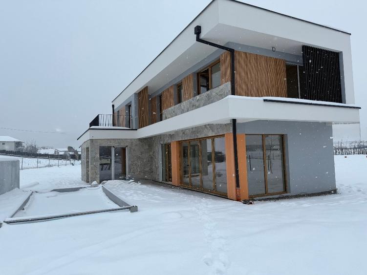 Casă individuală cu 4 camere cu Teren 550 Mp în Apahida
