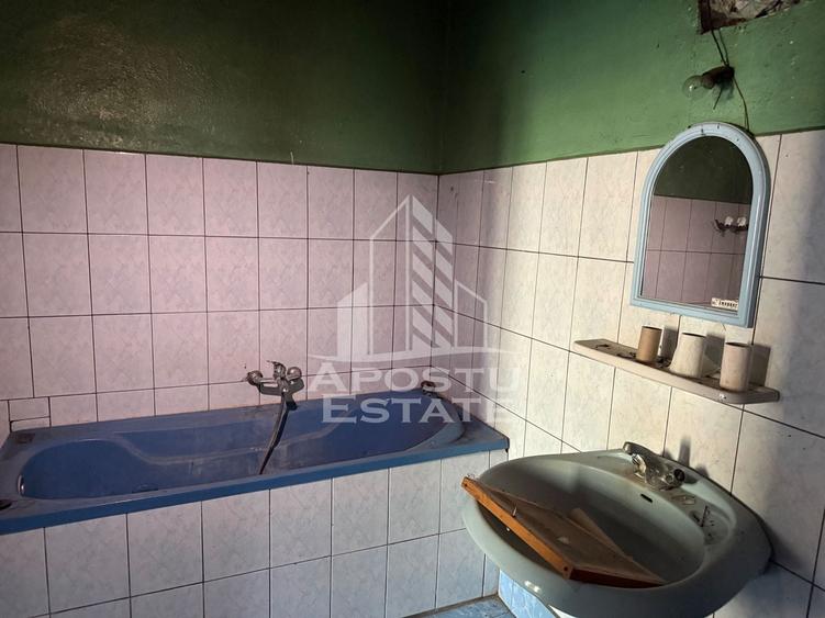 Casă individuală cu 4 camere cu Canalizare în Suștra