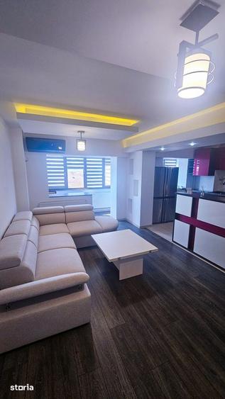 Apartament cu 3 camere decomandat în Calea București