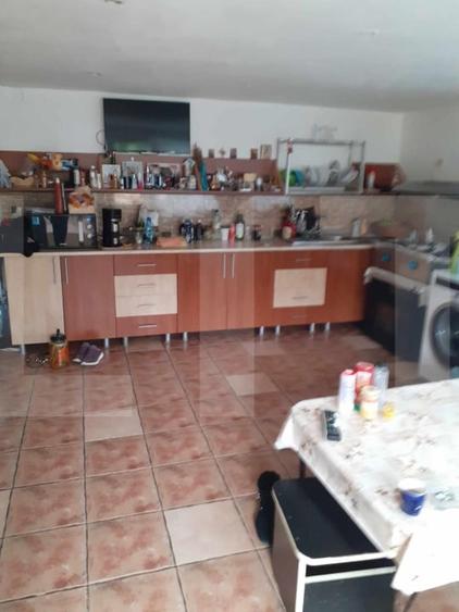 Casă individuală cu 9 camere cu Canalizare în Valea Rosie