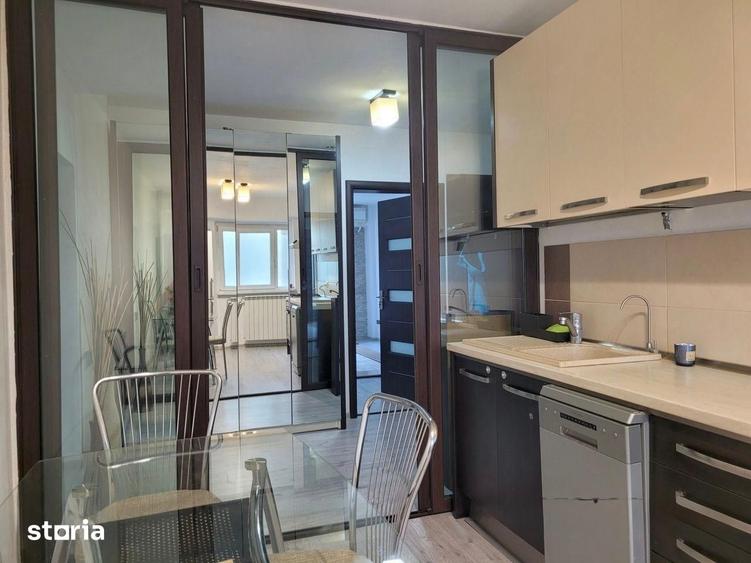 Apartament cu 4 camere, mobilat în Decebal