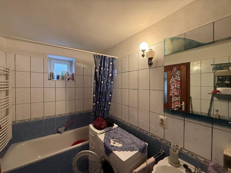 Casă cu 3 camere în Șura Mare