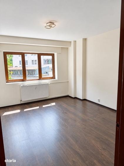 Apartament cu 4 camere în Unirii