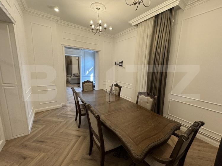 Casă cu 10 camere cu Teren 1143 Mp în Malu Mare