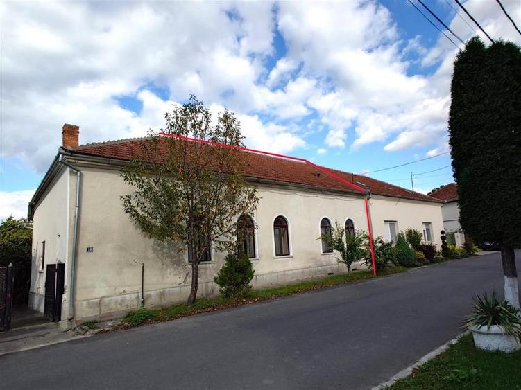 Casă individuală cu 4 camere cu Canalizare în Baia de Criș