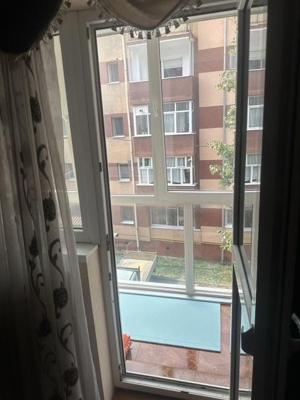 Apartament cu 3 camere în Cetate