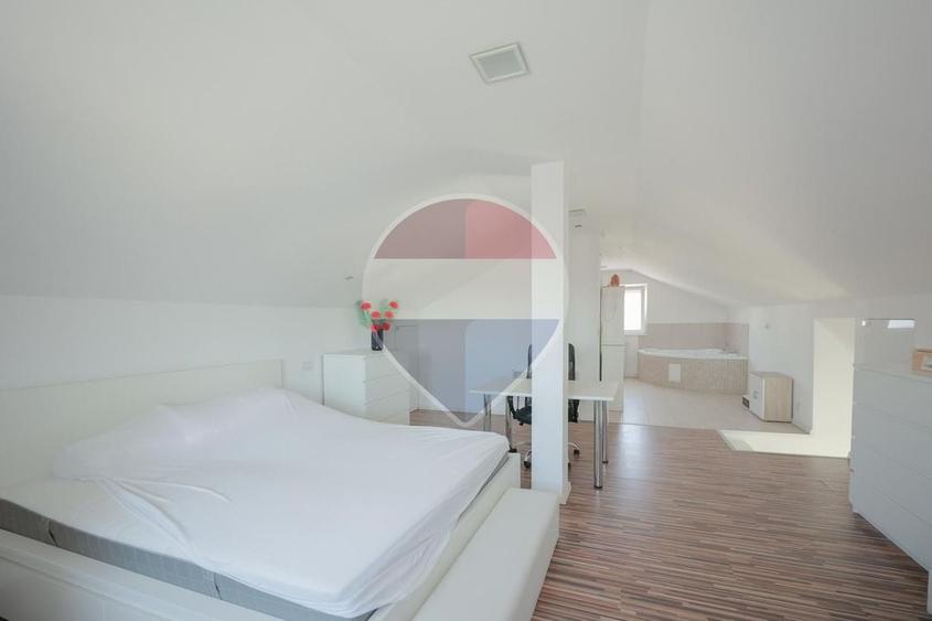 Casă individuală cu 4 camere cu Teren 418 Mp în Central