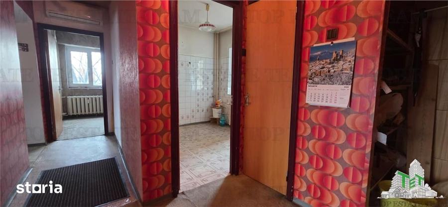 Apartament cu 3 camere decomandat în Clucerului