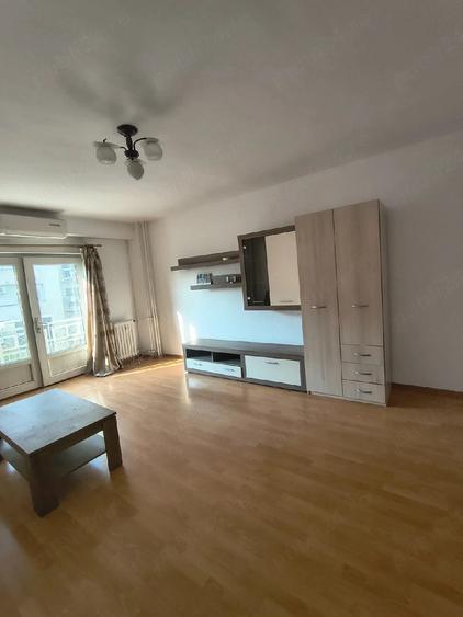 Garsonieră decomandată în Alba Iulia